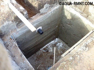 Постройка туалета на даче с выгребной ямой из монолитного бетона