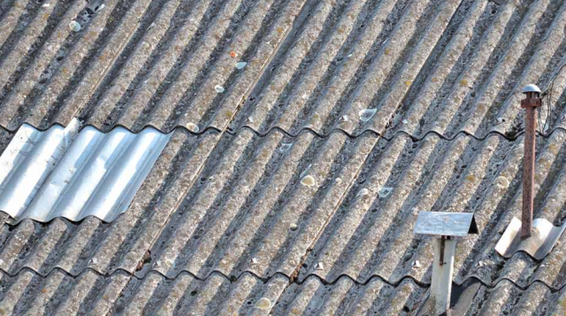 Как заделать трещину в шифере на крыше