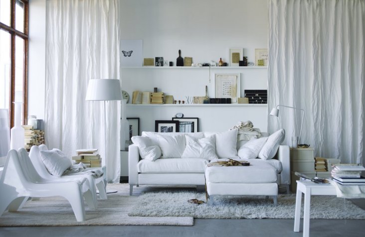 Белая мебель икеа в интерьере гостиной