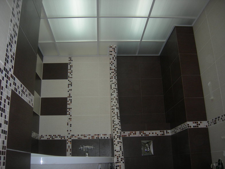 Подвесные конструкции в ванной