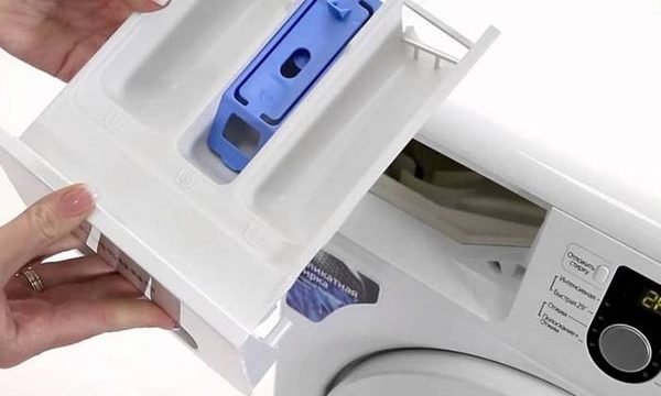 Методы, о которых вы не подозревали, чтобы очистить емкость для порошка в стиральной машине