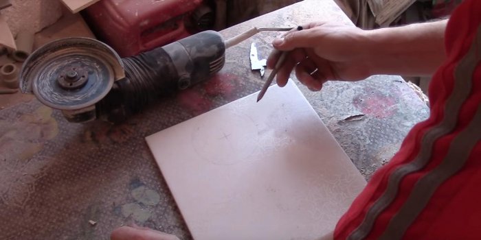 Как вырезать отверстие в плитке болгаркой