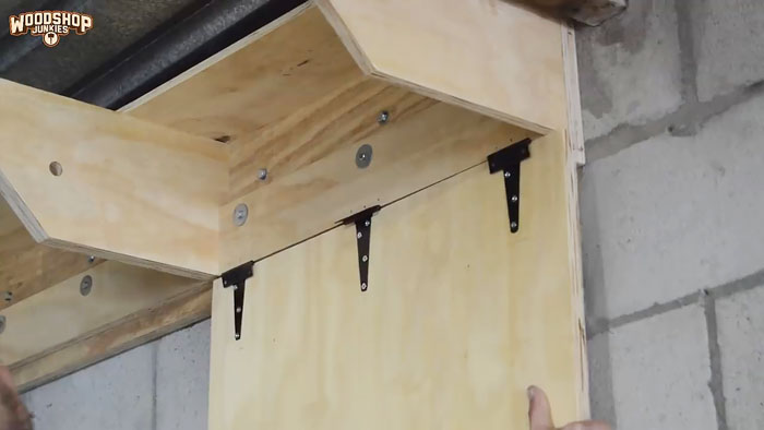 Как сделать подвесные полки в гараже или мастерской которые не занимают место