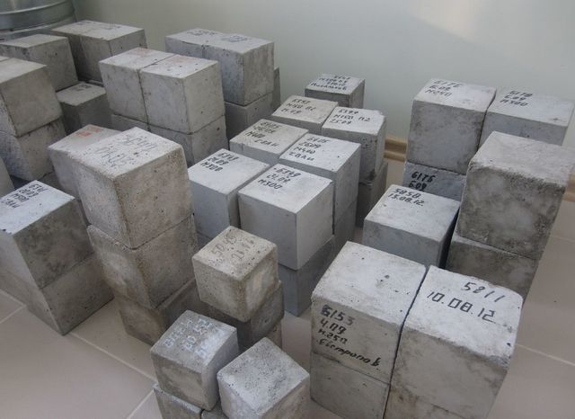 Кубики - испытательные образцы партий бетона