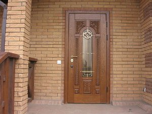 Красивые входные металлические двери