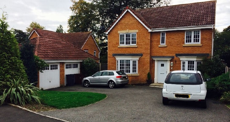 detached garage